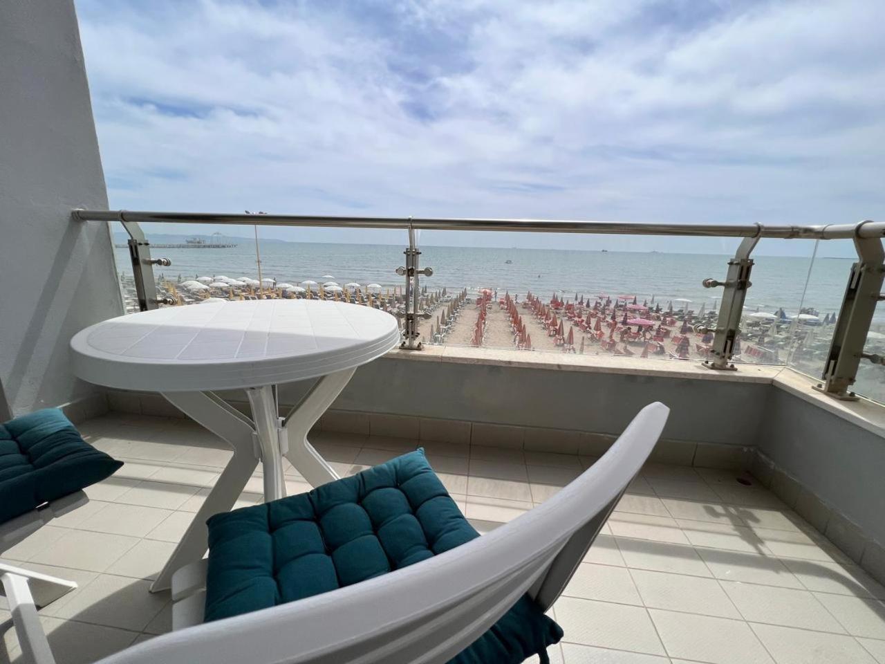 Sea View-Apartment On The Beach - Durrs2 ドゥラス エクステリア 写真