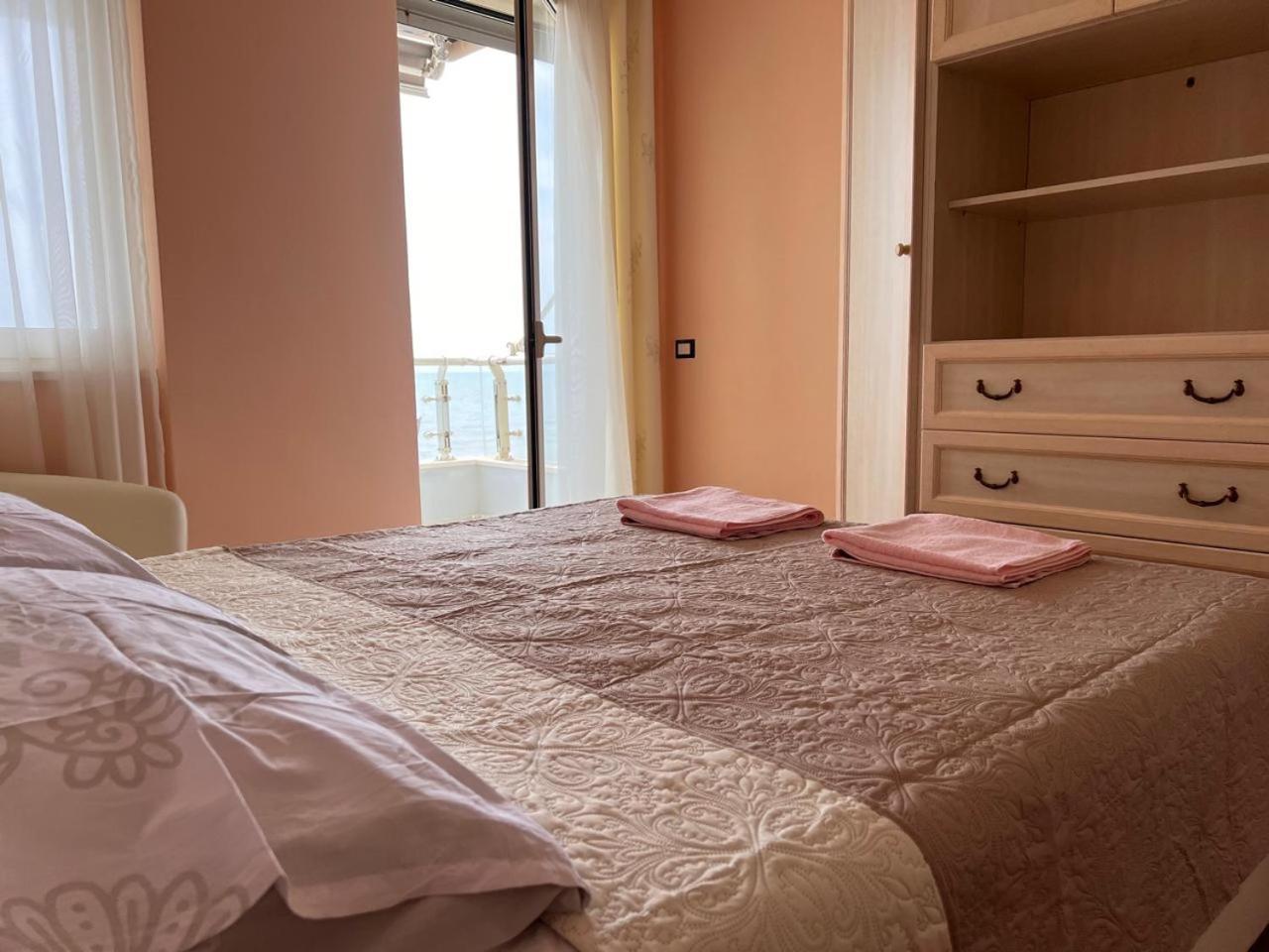 Sea View-Apartment On The Beach - Durrs2 ドゥラス エクステリア 写真